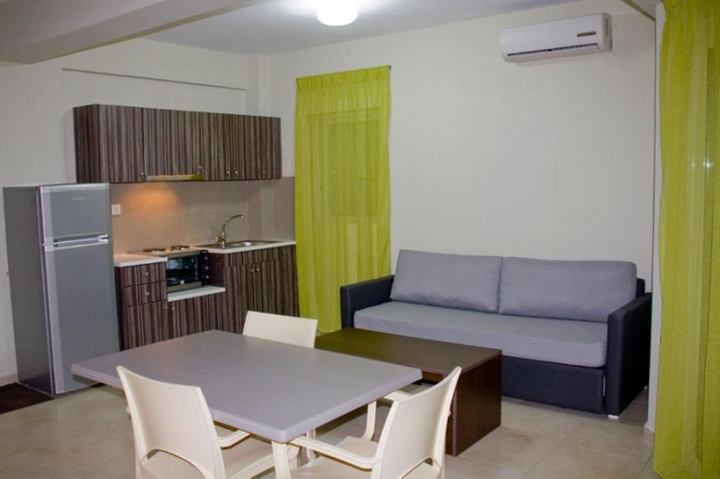 Fournia Village Kastro-Kyllini Rum bild